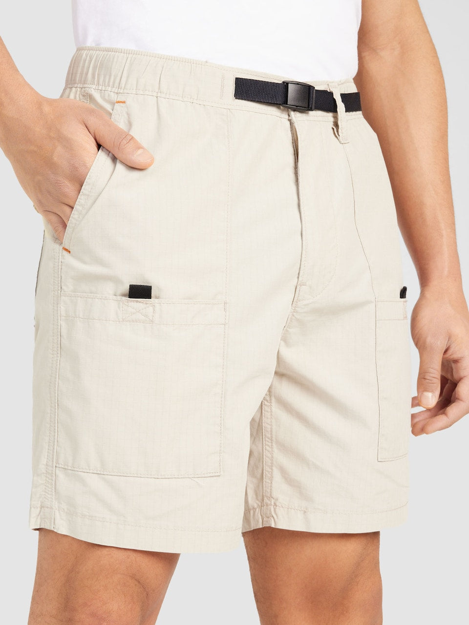 Levis Shorts utilitários com cinto