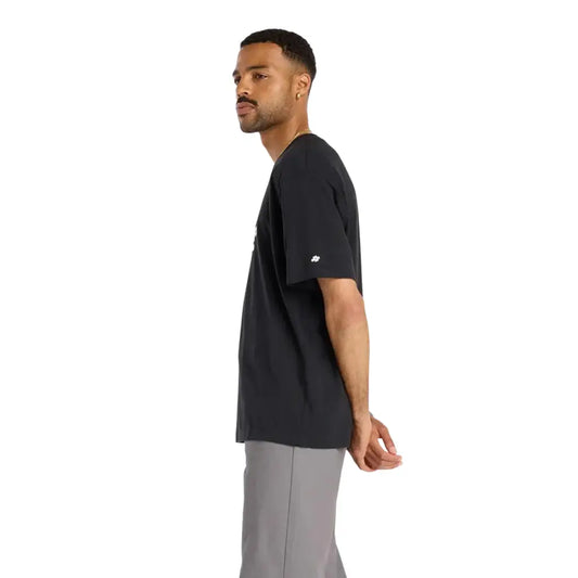 New Balance Numeric Stacked Graphic T-Shirt Schwarz