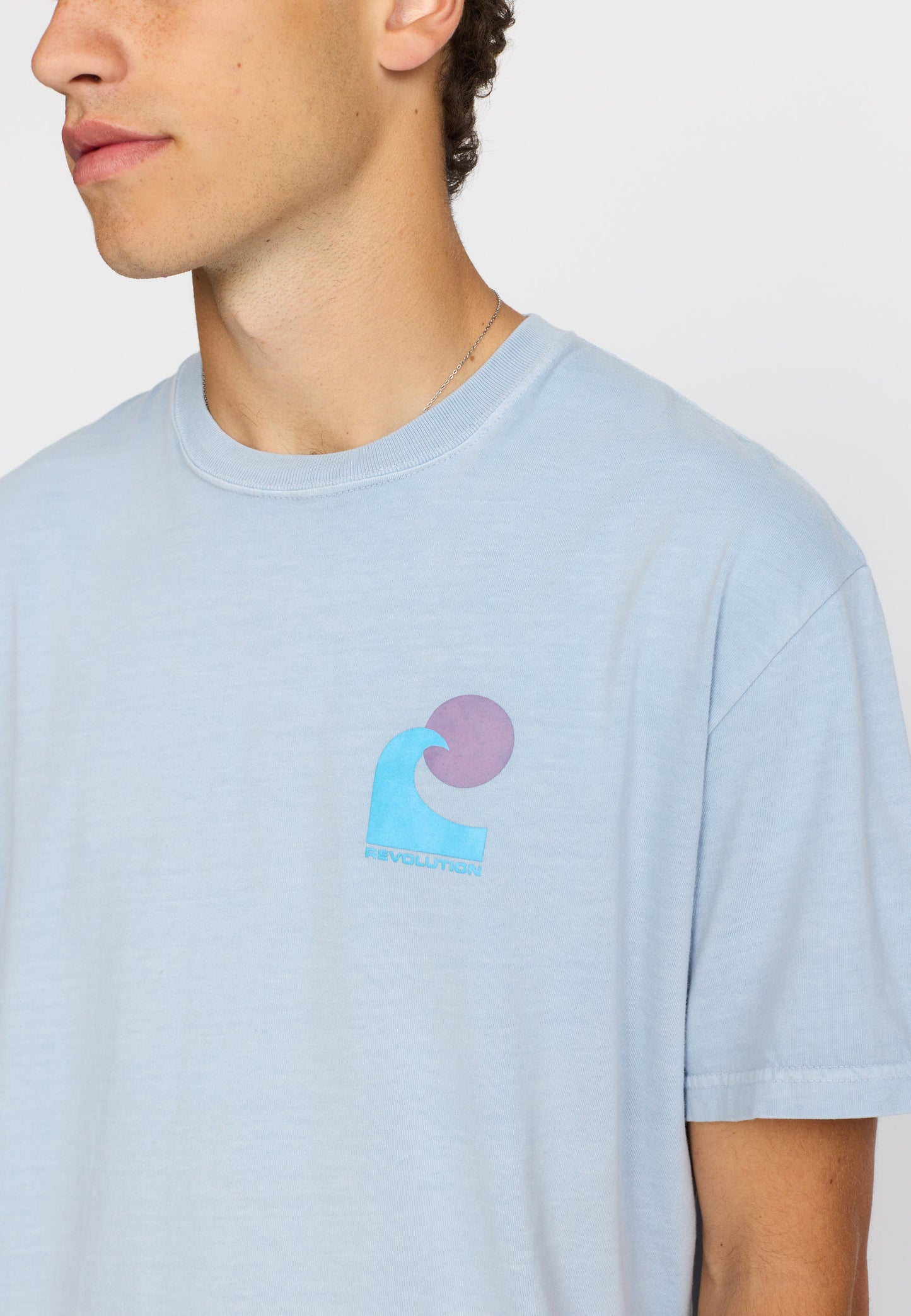 Revolution bedrucktes T-Shirt Hellblau