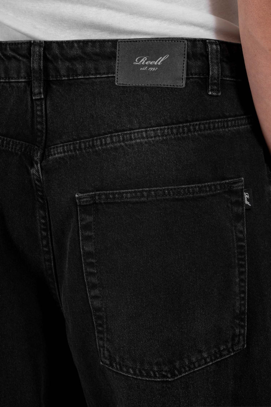REELL Baggy Black Wash