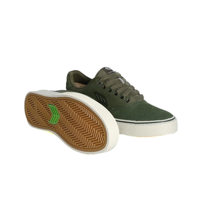 Cariuma Naioca Pro Bronze Green Suede Deep Liche Schuhe
