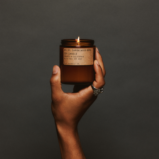 PF Candle Co. Sandelholz-Rosen-Kerze
