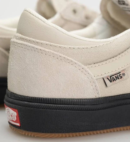 Skate Gilbert Crockett