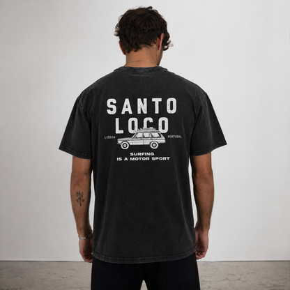 SantoLoco Lisboa Surfing é uma T-Shirt MotorSport Preta Lavada